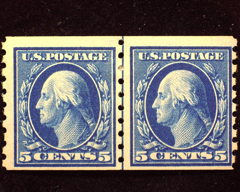 #396 5c Washington Fresh guide line pair. Mint F/VF LH - US Stamp