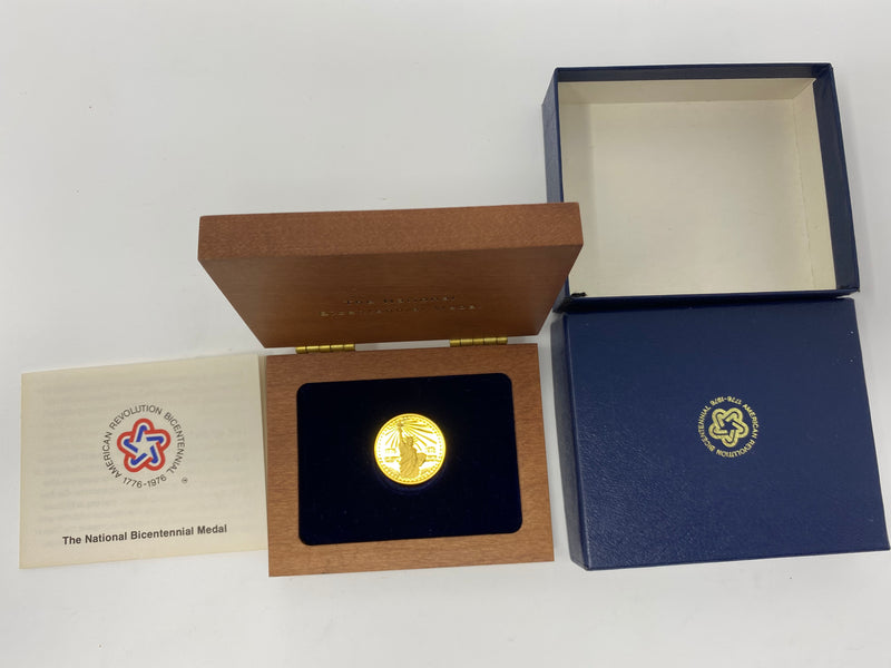 1976 Gold Statue of Liberty Bicentennial Medal 90% Gold 12.8 Grams (0.3715 AGW), 23mm, .906" - US Coin