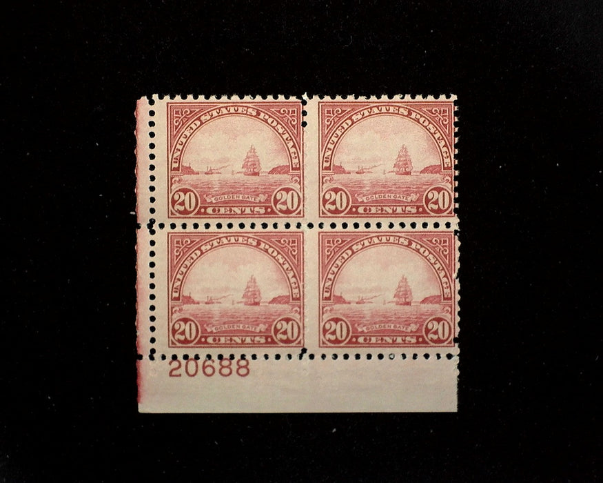 #698 Mint 20 cent Golden Gate plate block of four PL#20688 AVG NH US Stamp