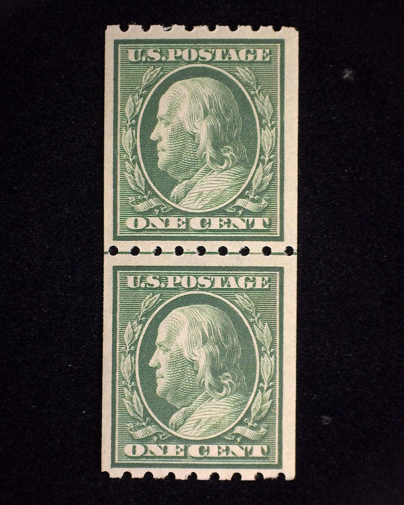 #390 1c Franklin Fresh guide line pair. Mint F/VF NH - US Stamp