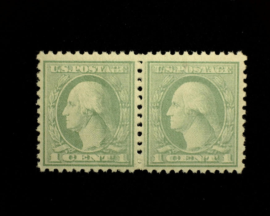 #525 1c Green horizontal pair with double impression on right stamp. Nice combo Cat $90.00 Mint F/VF NH US Stamp