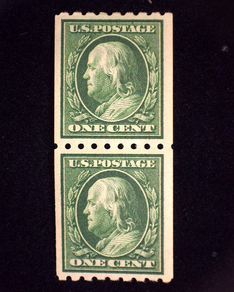 #390 1c Franklin Fresh pair. Mint Vf/Xf NH - US Stamp