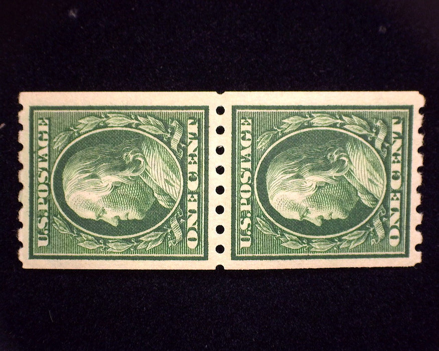 #390 1c Franklin Fresh pair. Mint Vf/Xf NH US Stamp