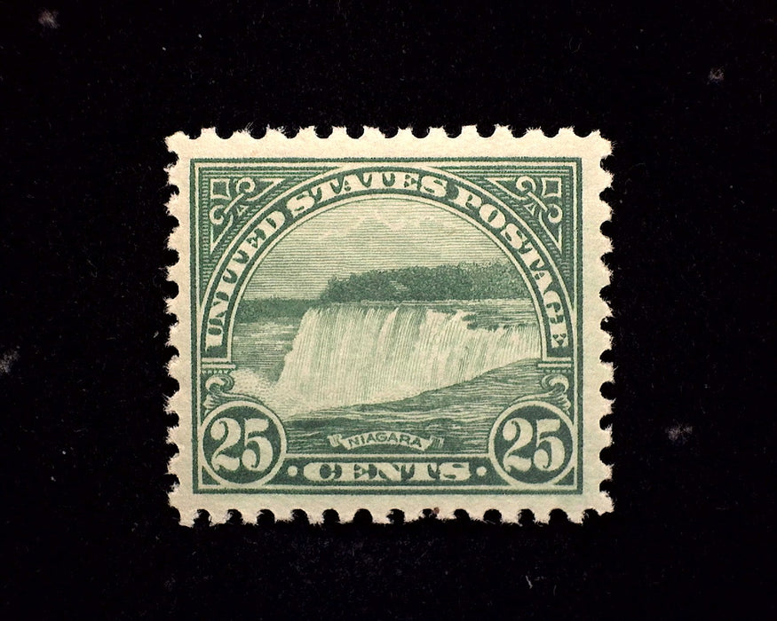 #568 Mint VF/XF NH US Stamp