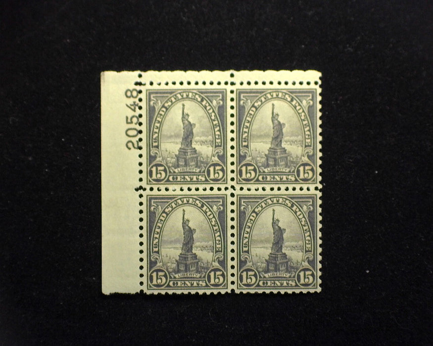 #696 15 cent Statue of Liberty. Plate Block PL#20548. Mint Vf/Xf NH US Stamp